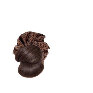 Peluca de cola de caballo con estampado de leopardo y clip para mujer, hecha a mano con cabello sintético resistente al calor - Product Image 1