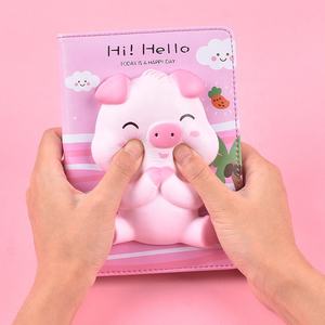 ชุดกล่องสมุดไดอารี่แบบนุ่มขนาดเล็ก B6การ์ตูนน่ารักแบบกำหนดเองชุดกล่องสมุดโน๊ต A5หนัง PU พิมพ์หน้าสีสันสดใสของขวัญบรรเทาความเครียดสำหรับนักเรียน - Product Image 2