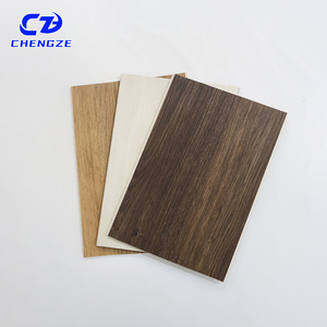 Fabricantes de Pisos SPC de Linyi Ofrecen Pisos de PVC Impermeables de 8 mm para Interiores de Salas de Estar Modernas - Product Image 5