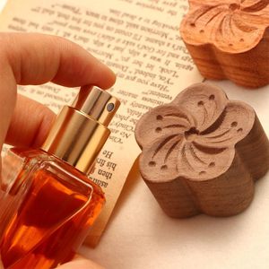 Le diffuseur d'huiles essentielles en bois est utilisé en aromathérapie pour aider à la diffusion du sommeil et à la décoration de la maison - Product Image 4