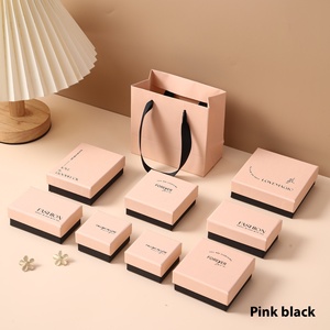 Caja de Regalo de Joyería con Patrón Cuadrado Rosa Claro para el Día de San Valentín, para Anillos, Aretes, Collares y Colgantes - Product Image 6