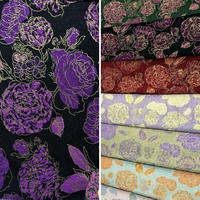 139gsm De Luxe Métallique Polyester Fil Teint Satin Brocart Jacquard Tissu pour Vêtements Floral Embelli Brocart Tissu