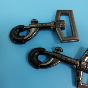 Pièces de quincaillerie avec revêtement plastique liquide antidérapant, revêtement plastique par immersion, revêtement PVC par immersion - Product Image 5