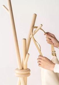 JIAMUJIA Porte-manteau sur pied en bois de haute qualité pour costumes et séchage de vêtements - Product Image 3
