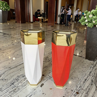 Pot de fleurs de luxe moderne noir et or fait main, grand pot de plantes d'intérieur, décoration de la maison, pot de fleurs, jardinière, vases en métal pour hôtel