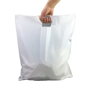 Beyaz LDPE yumruk kolu kalıp kesilmiş poli alışveriş çantaları, baskılı mal kalıp kesim çanta