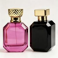 Flacon d'huile de parfum en verre de couleur rose populaire de forme unique avec couvercle doré