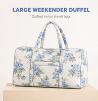 Sac fourre-tout matelassé à imprimé blocs, broderie initiale personnalisée, sac de week-end en coton avec poche zippée, bordure rayée bleue florale, sac de voyage à bandoulière
