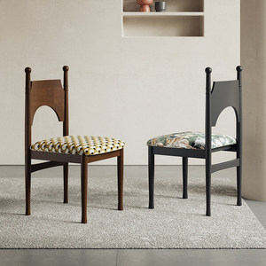Chaise <span class=keywords><strong>de</strong></span> salle à manger classique en bois massif noir, dossier arqué, coussin en tissu vert, structure robuste pour <span class=keywords><strong>la</strong></span> maison, les restaurants et l'usage commercial - Product Image 2