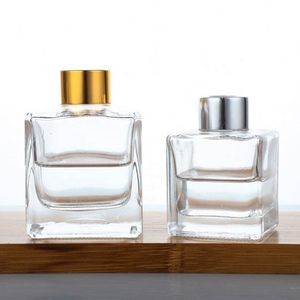 <b>Square</b> <b>Glass</b> Perfume Bottle With Metal Cap Screw Seal Clear Surface For Home Fragrance - Product Image 2
