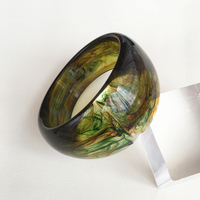 UJBOX Bracelets tendance en résine bleu vert de grande taille Bracelets acryliques à motif irrégulier pour femmes Cadeau de bijoux de poignet de grande taille