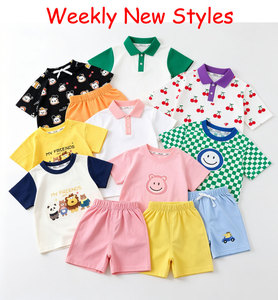 Conjuntos de verano para niños de 2 piezas, mezcla aleatoria, camiseta de algodón, pantalones cortos, estampado de dibujos animados a rayas, ropa para niños y niñas - Product Image 4