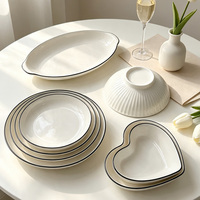 Service de table en porcelaine florale bleu et blanc de style chinois classique, motif décoratif, qualité alimentaire, comprend assiettes et soupière
