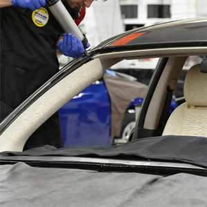 Scellant pour pare-brise en polyuréthane monocouche à faible teneur en COV et haute résistance pour le remplacement de vitres de voiture - Product Image 5