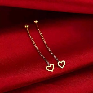 Boucles d'oreilles pendantes tendance en acier titane à tige fine, motif trèfle à quatre feuilles/couronne/cœur/sourire/petite marguerite, pour la vente en gros - Product Image 2