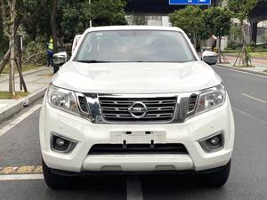 Pick-up d'<span class=keywords><strong>occasion</strong></span> d'un seul propriétaire : Nissan Navara Luxe 2017, faible kilométrage, automatique, prêt pour le travail ou personnel - Product Image 3