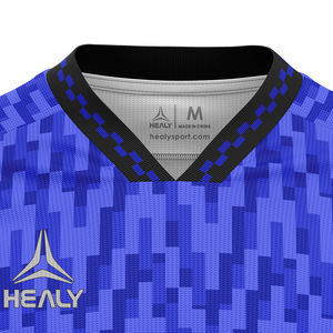 เสื้อฟุตบอลคอวีสีน้ำเงินสไตล์เรโทร 100% โพลีเอสเตอร์ รับสกรีนชื่อทีมและหมายเลข ระบายอากาศดี ดีไซน์วินเทจ สำหรับกีฬาผู้ชาย - Product Image 3