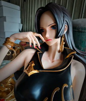 Sculpture de personnage de dessin animé Empress Hancock Pirate, en résine, peinte à la main, artistique, taille réelle 1:1, personnalisable