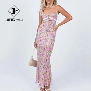 ชุดเดรสลำลองลายดอกไม้เล็กๆ ทรงเข้ารูป สายเดี่ยว ผลิตโดยผู้ผลิตโดยตรง รับผลิตตามแบบ (OEM) ผ้าเรยอนซักแล้ว ความยาวปานกลาง - Product Image 6