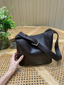 Sacs jeunes de la meilleure qualité en polyester design personnalisé style unique avec motif rayé à la mode avec fermeture à glissière à deux poignées - Product Image 2