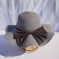 Chapeau de paille d'été Arc pour femmes Écran de mode fait à la main Tricoté Warp Large Brim Wave Beach