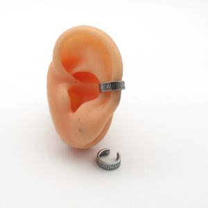 Pendientes de Oreja para Hombre, Acero Inoxidable 316L, Hipoalergénicos, Textura de Corteza de Árbol, Banda Ancha, Sin Perforación, Clip, Estilo Vintage, Minimalista, Regalo Único - Product Image 2