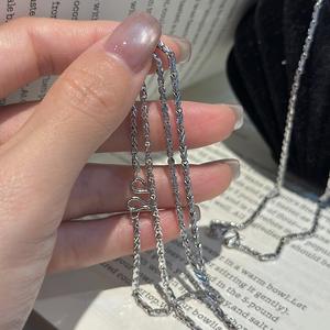 Collar de Trébol de la Suerte con Circonita Esmeralda para Mujer, Estilo Retro INS, Cadena de Clavícula de Plata Pura S925, Diseño de Nicho con Cuentas de Moda - Product Image 4