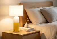 Lámpara de Mesa Moderna de Resina para Hotel con Pantalla de Tela Ecológica, Alimentación CA, Base E26, Diseño Bicolor