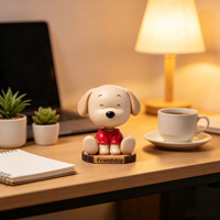 Statuette personnalisée de chiot dessin animé à tête oscillante en résine avec base en bois texturé, cadeau d'amitié pour meilleur ami