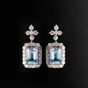 Orecchini a Perno con Croce in Zirconia Quadrata per Donne, Gioielli Delicati e alla Moda per Uso Quotidiano - Product Image 3