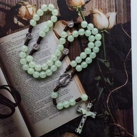 Vente chaude acrylique perles lumineuses croix chapelet collier Madonna Crucifix pendentif bijoux colliers chapelet lumineux