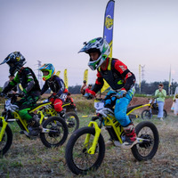 Moto électrique tout-terrain pour enfants, moteur sans balais 1500W, cadre en alliage d'aluminium, autonomie de 40 km, pour enfants de 8 à 12 ans, livraison directe d'usine