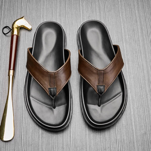 Sandales tongs en cuir une pièce, nouveau style d'été, antidérapantes, pour homme, décontractées, uniques et cool. - Product Image 1
