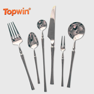 Ensemble de couverts réutilisables et durables en acier inoxydable 304 poli miroir, cadeau de mariage avec cuillères dorées et couverts - Product Image 1