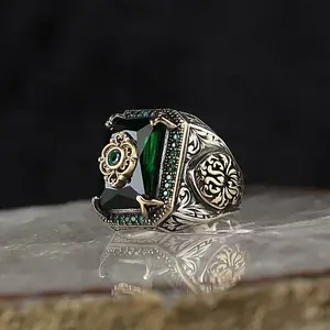 Anillo de sello turco hecho a mano Retro para hombre, patrón de tallado de Color plateado Vintage, incrustaciones de circón verde, anillo de motorista Punk para fiesta