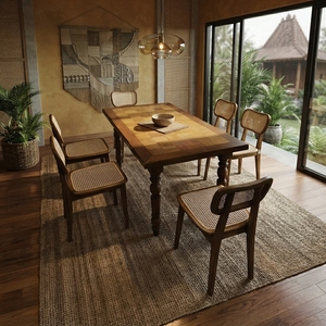 Ensemble de salle à manger en bois massif au style campagnard français, comprenant quatre chaises en rotin naturel au charme classique. - Product Image 4