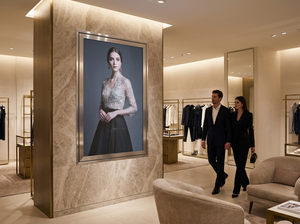 Présentoir de Vitrine Premium Lentiprint Fabriqué en Allemagne 100×150cm Portrait 40 LPI Euroclass B pour Magasins de Détail de Rue - Product Image 2