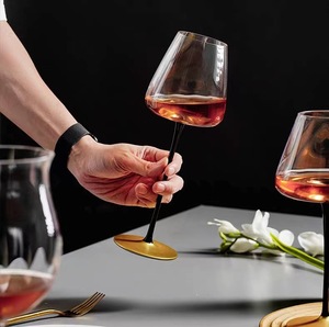 Verre à <span class=keywords><strong>vin</strong></span> <span class=keywords><strong>rouge</strong></span> rétro de luxe léger, avec anse noire anti-salissure et nœud papillon, en cristal de Bourgogne de haute qualité pour <span class=keywords><strong>vin</strong></span> blanc - Product Image 3