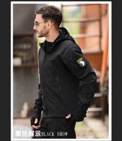 Combinaison tactique pour homme en softshell, veste et pantalon camouflage