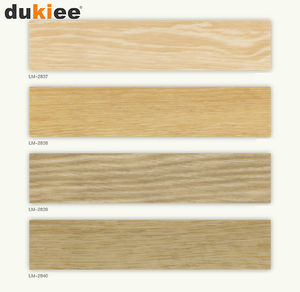 ทดสอบตามมาตรฐาน DIN 51130 R9 เพื่อเพิ่มความกันลื่น ให้การเดินที่ปลอดภัยยิ่งขึ้นในพื้นที่สาธารณะเชิงพาณิชย์ พื้นไม้เทียมสำหรับตกแต่งภายในที่ทันสมัย - Product Image 4