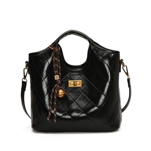 Borsa a Secchiello Vintage in PU di Alta Qualità per Pendolari, Nuova Borsa a Mano con Motivo a Rombi 2026, Borsa a Tracolla di Moda di Nicchia con Chiusura a Scatto - Product Image 6
