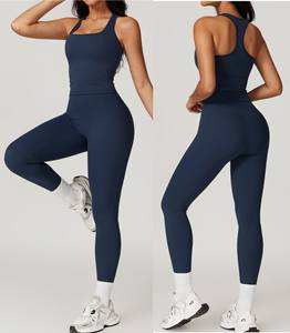 Completo Sportivo da Donna a 2 Pezzi: Top Corto a Forma di I e Leggings a Vita Alta per Yoga, Palestra, Fitness, Atletica e Pilates - Product Image 1