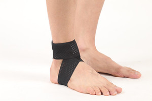 Bandagem elástica esportiva para tornozelo, cinta de futebol fina para tornozelo entorseado, meias para mulheres e homens, meias para fasceíte plantar - Product Image 5