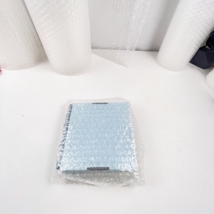 Fabricante al por mayor rollos grandes película de burbujas embalaje exprés espuma papel de burbujas absorbente para bolsas de correo - Product Image 3