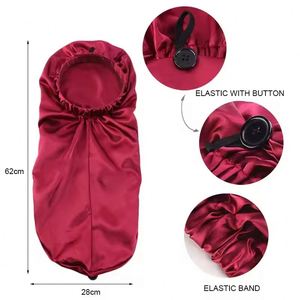 Bonnet en satin extra large uni et tendance avec boutons – Idéal pour le sport, le ski et les affaires - Product Image 2