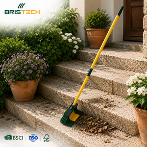 Balai-râteau 2-en-1 robuste en acier pour sols en bois et béton, idéal pour l'extérieur et les patios – Fournitures de jardinage - Product Image 1