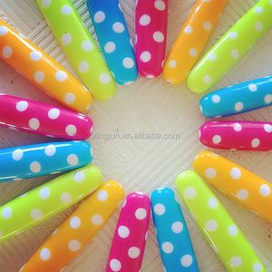 Lot de 24 couverts en acier inoxydable avec manche en plastique à pois, comprenant cuillères, fourchettes et couteaux - Product Image 3