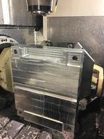 Centre d'usinage rotatif CNC 5 axes vertical à broche unique BT40