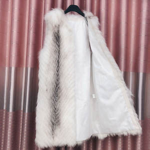 फैक्टरी आउटलेट एक टुकड़ा कस्टम प्राकृतिक रंग उच्च गुणवत्ता वी धारी महिलाओं पार फॉक्स लंबी असली फर बनियान - Product Image 5