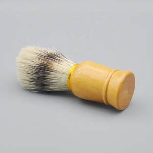 Blaireau <span class=keywords><strong>de</strong></span> rasage humide avec manche <span class=keywords><strong>en</strong></span> <span class=keywords><strong>bois</strong></span> Produit <span class=keywords><strong>en</strong></span> <span class=keywords><strong>bois</strong></span> durable - Product Image 3